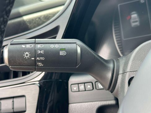 Used 2024 Lexus ES 350 w/ Premium Package FWD image 18