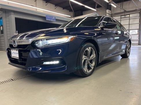Used 2019 Honda Accord EX image 3