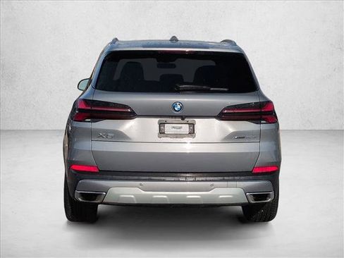 Used 2025 BMW X5 xDrive50e image 7