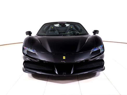 Used 2022 Ferrari SF90 Spider AWD/4WD image 10