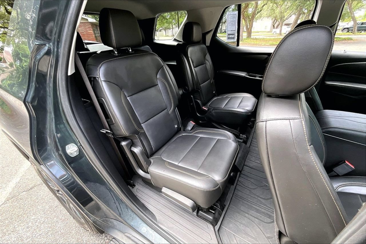 Used 2021 Chevrolet Traverse RS AWD/4WD image 22