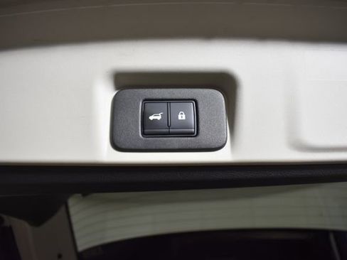 Used 2024 Nissan Ariya AWD image 32