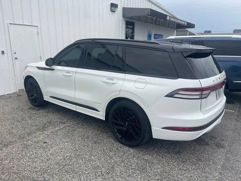 Used 2025 Lincoln Aviator Black Label w/ Black Label Special Edition AWD/4WD image 3