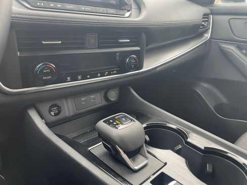 Used 2025 Nissan Rogue SV image 42