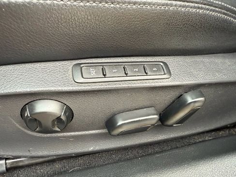 Used 2013 Volkswagen Passat TDI SEL Premium image 21