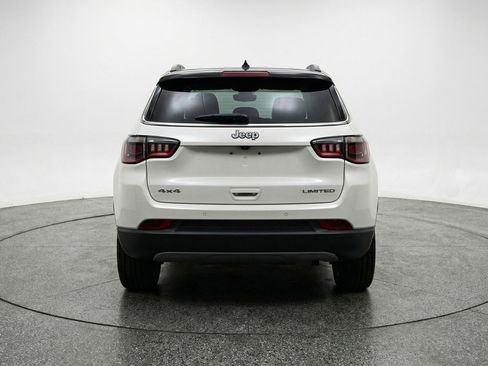 Used 2025 Jeep Compass Limited image 6