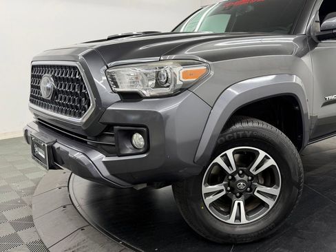 Used 2018 Toyota Tacoma TRD Sport w/ Technology Package RWD image 4