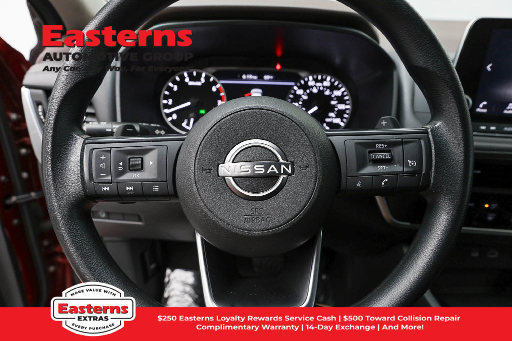 Used 2023 Nissan Rogue S AWD/4WD image 11