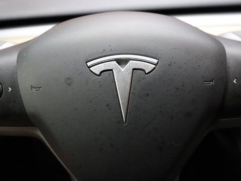 Used 2023 Tesla Model Y Long Range image 47