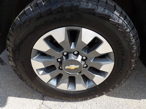 Certified 2022 Chevrolet Silverado 2500 Custom w/ Custom Value Package AWD/4WD image 8