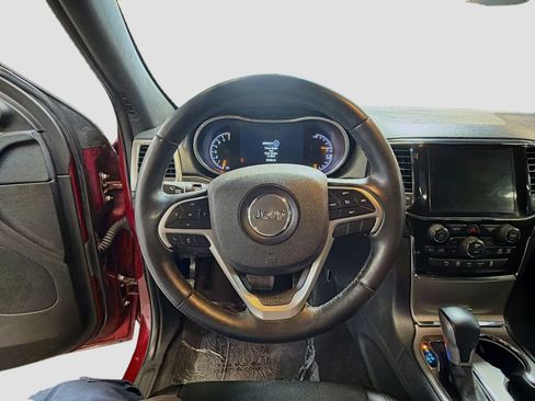 Used 2022 Jeep Grand Cherokee Laredo X AWD/4WD image 11