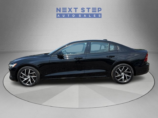 Used 2020 Volvo S60 T6 Momentum w/ Protection Package Premier AWD/4WD image 4
