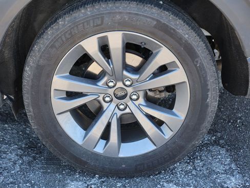 Used 2025 Ford Explorer Active w/ Active Comfort Package AWD/4WD image 8
