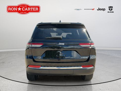 Used 2025 Jeep Grand Cherokee Laredo X RWD image 5