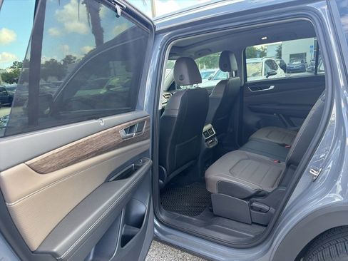 Certified 2025 Volkswagen Atlas SEL AWD/4WD image 13