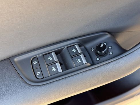 Used 2023 Audi Q8 Premium w/ Convenience Package image 25