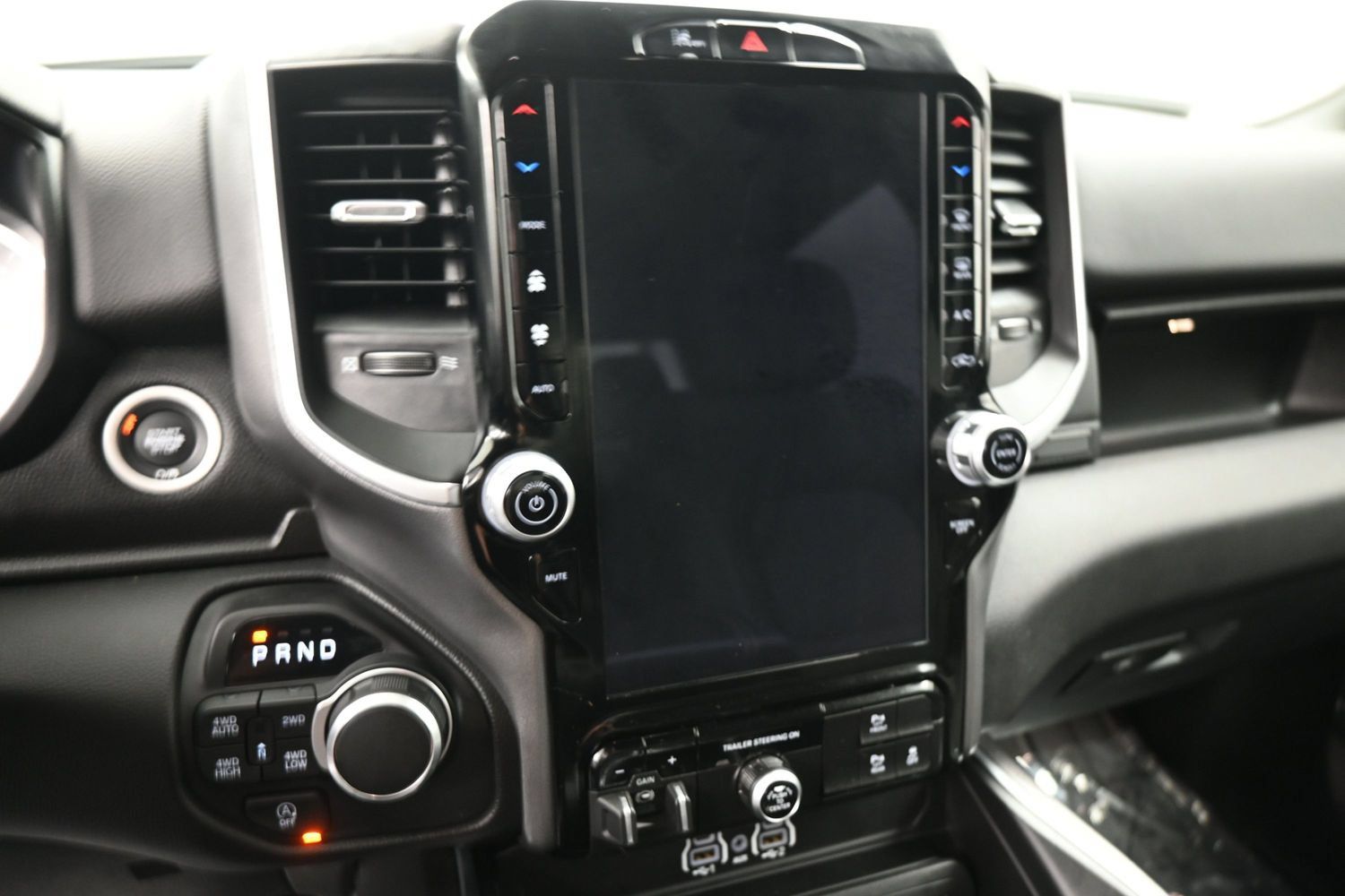 Used 2025 RAM 1500 Big Horn AWD/4WD image 14