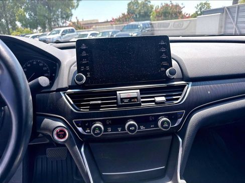 Used 2020 Honda Accord Touring image 9