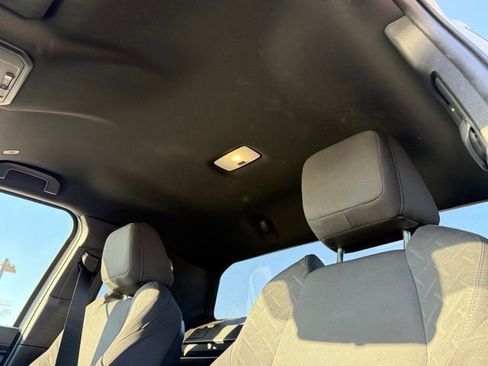 Used 2025 Toyota Tacoma SR image 12