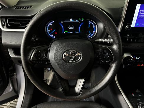 Used 2025 Toyota RAV4 XLE AWD/4WD image 15