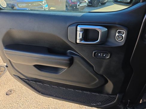 Used 2020 Jeep Wrangler Unlimited Sport AWD/4WD image 29