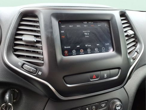 Used 2021 Jeep Cherokee Latitude AWD/4WD image 21