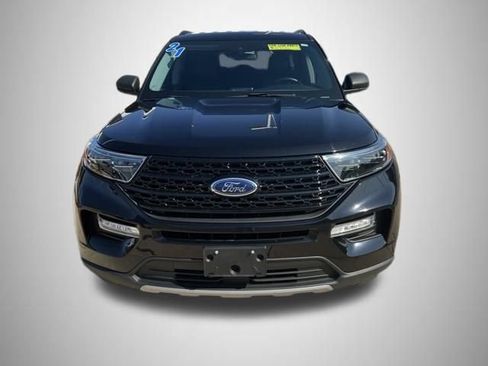 Used 2021 Ford Explorer XLT image 8