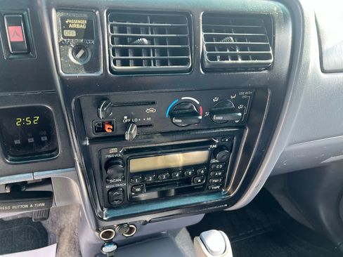 Used 2000 Toyota Tacoma PreRunner image 12