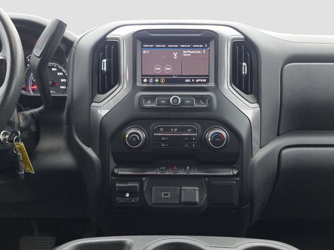 Used 2019 Chevrolet Silverado 1500 Custom w/ Custom Value Package AWD/4WD image 12