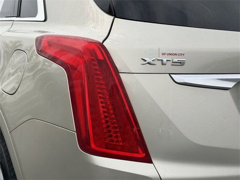 Used 2017 Cadillac XT5 FWD image 24