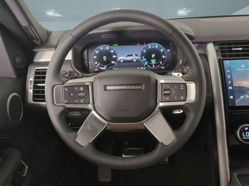 Certified 2025 Land Rover Discovery Dynamic SE AWD/4WD image 10