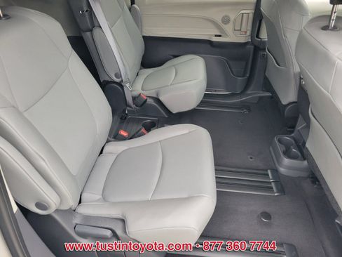 Used 2023 Toyota Sienna XLE FWD image 16