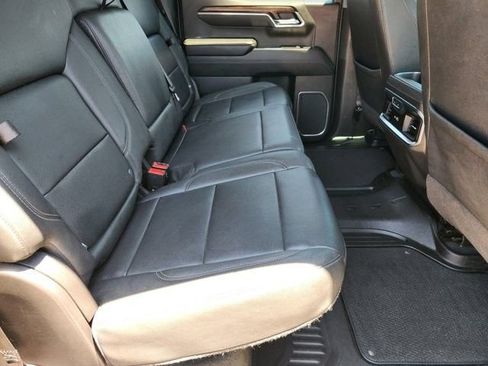 Used 2023 GMC Sierra 1500 SLT AWD/4WD image 31