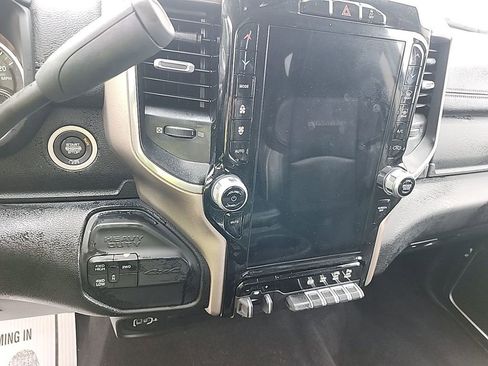 Used 2024 RAM 2500 Laramie AWD/4WD image 3