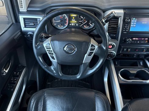Used 2017 Nissan Titan SL AWD/4WD image 15