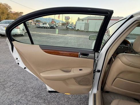 Used 2005 Lexus ES 330 image 12