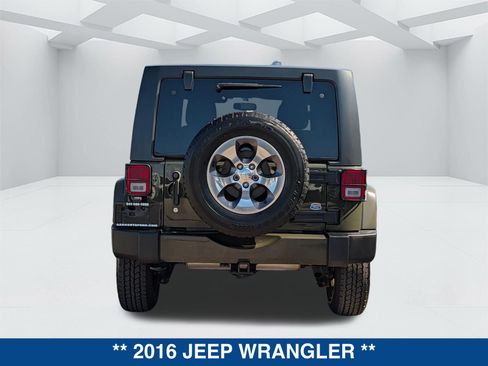 Used 2016 Jeep Wrangler Unlimited Sahara w/ Max Tow Package AWD/4WD image 6