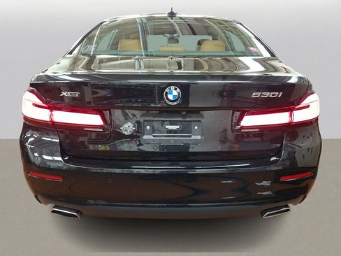 Certified 2023 BMW 530i xDrive w/ Premium Package image 4