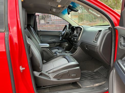 Used 2015 Chevrolet Colorado Z71 RWD image 11