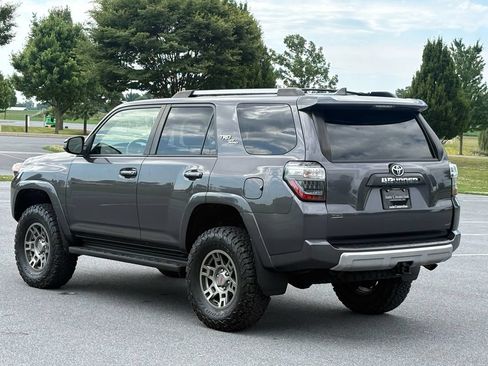 Used 2018 Toyota 4Runner TRD Off-Road w/ TRD Performance Package AWD/4WD image 6