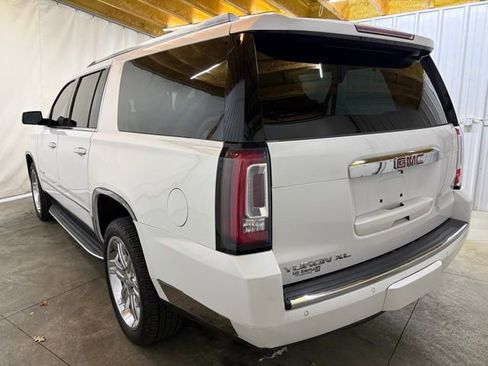 Used 2018 GMC Yukon XL Denali AWD/4WD image 8