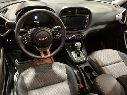 Used 2025 Kia Soul LX w/ LX Technology Package image 19