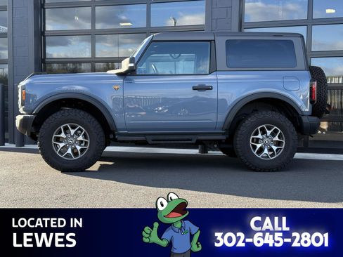 Used 2023 Ford Bronco Badlands image 2