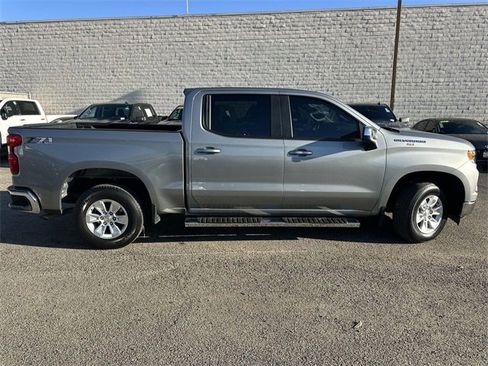 Used 2024 Chevrolet Silverado 1500 LT image 3