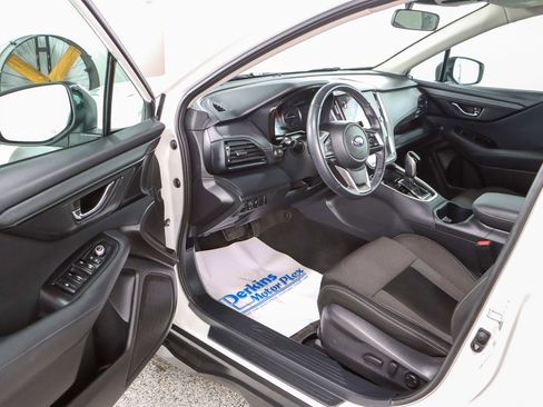 Used 2023 Subaru Outback Premium image 3