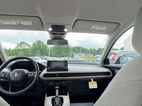 Used 2025 Honda HR-V LX image 19