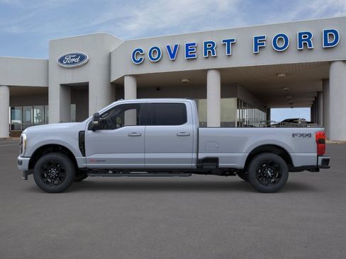 New 2026 Ford F250 Lariat w/ Black Appearance Package AWD/4WD image 3