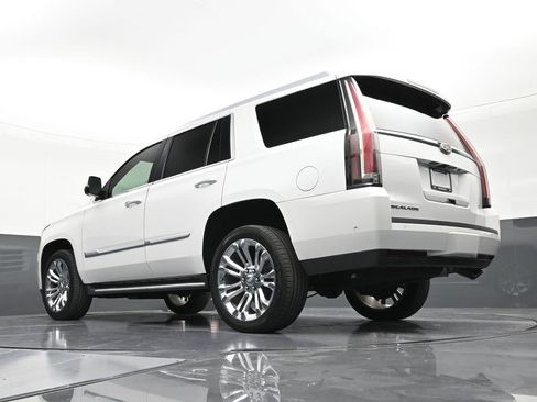 Used 2020 Cadillac Escalade 2WD image 22