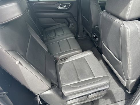 Used 2023 Chevrolet Suburban LT image 36