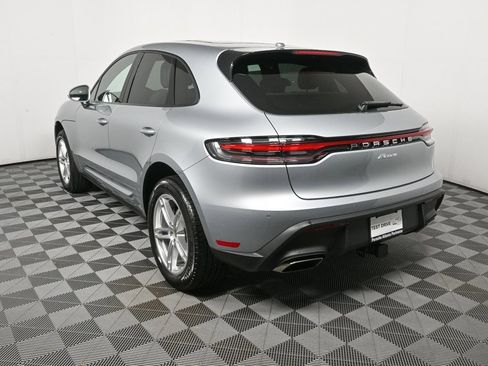Certified 2025 Porsche Macan image 3